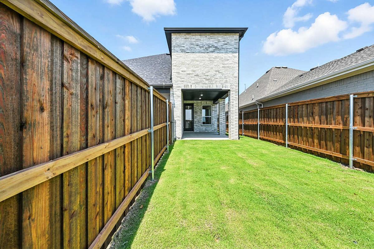New Home 9508 Dahlia Boulevard at Talia in Mesquite, TX Photo 27