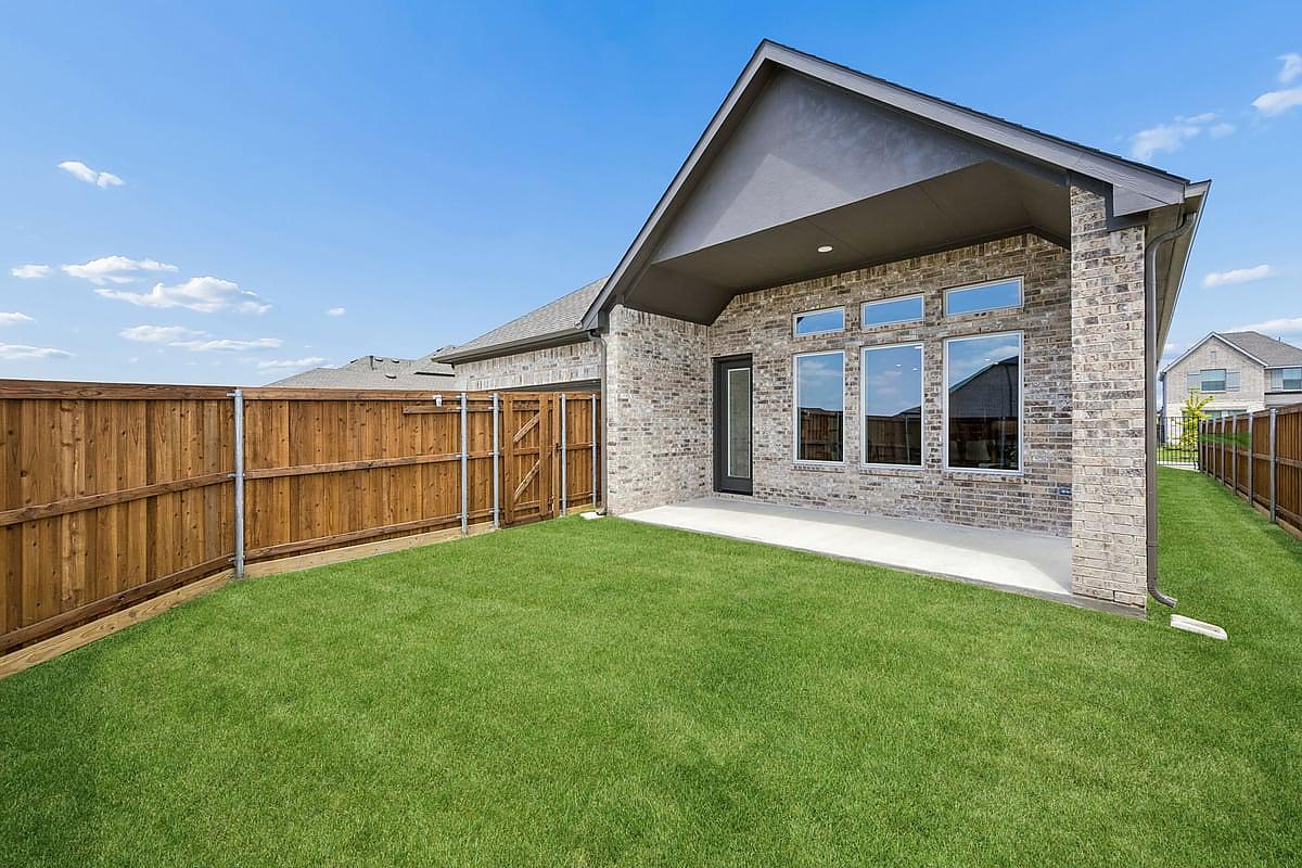 New Home 9816 Dahlia Boulevard at Talia in Mesquite, TX Photo 4