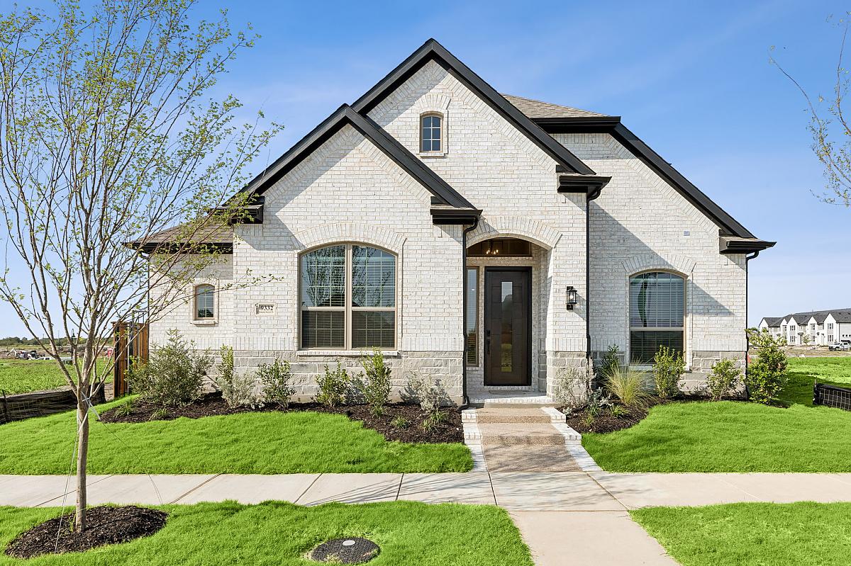 New Home 9332 Crimson Sweet Drive at Talia in Mesquite, TX Photo 2